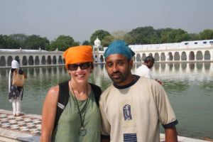 india-delhi-sikh-temple-pond-janet