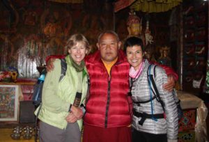 nepal-namche-bazaar-gompa-monk