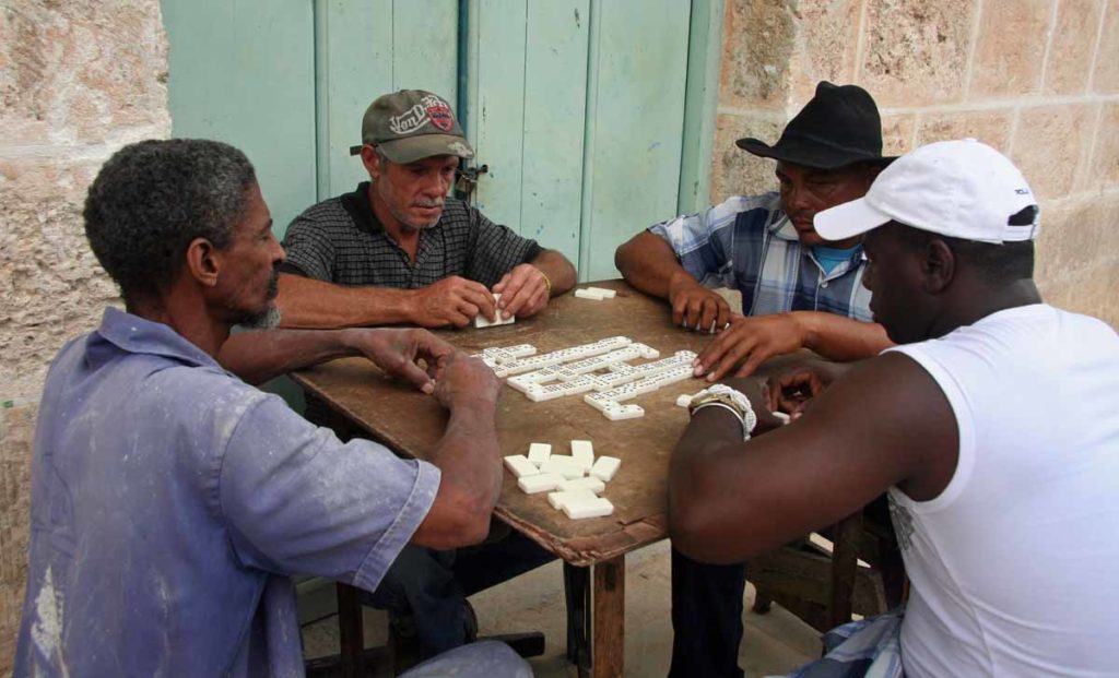 Cuba-Havana-men-playing-dominos