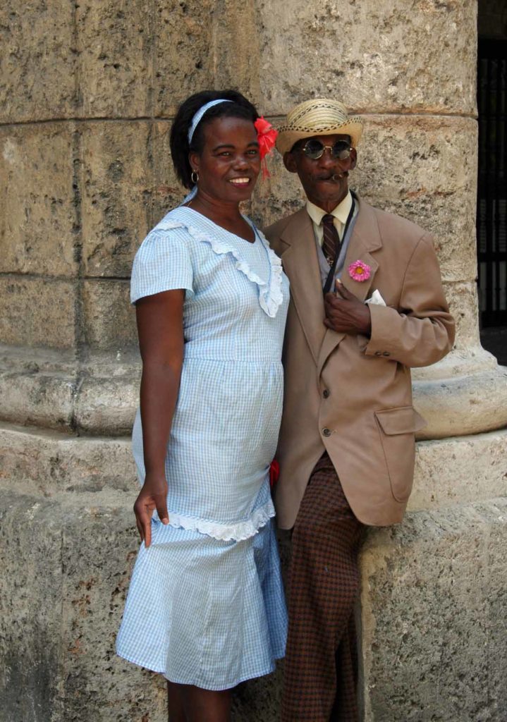 Cuba-Havana-local-couple-dancers-posing