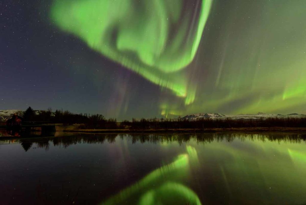 Iceland-Northern-Lights-Pingellir-above-lake
