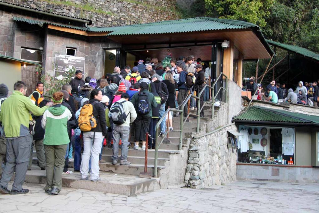 Machu-Picchu-sunrise-gate-entry