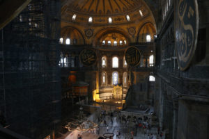 Istanbul-Hagia-Sophia-interior-sanctuary