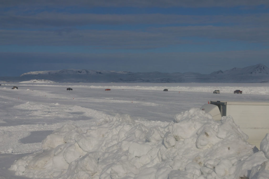 Iceland-lake-myvatn-car-on-frozen-lake