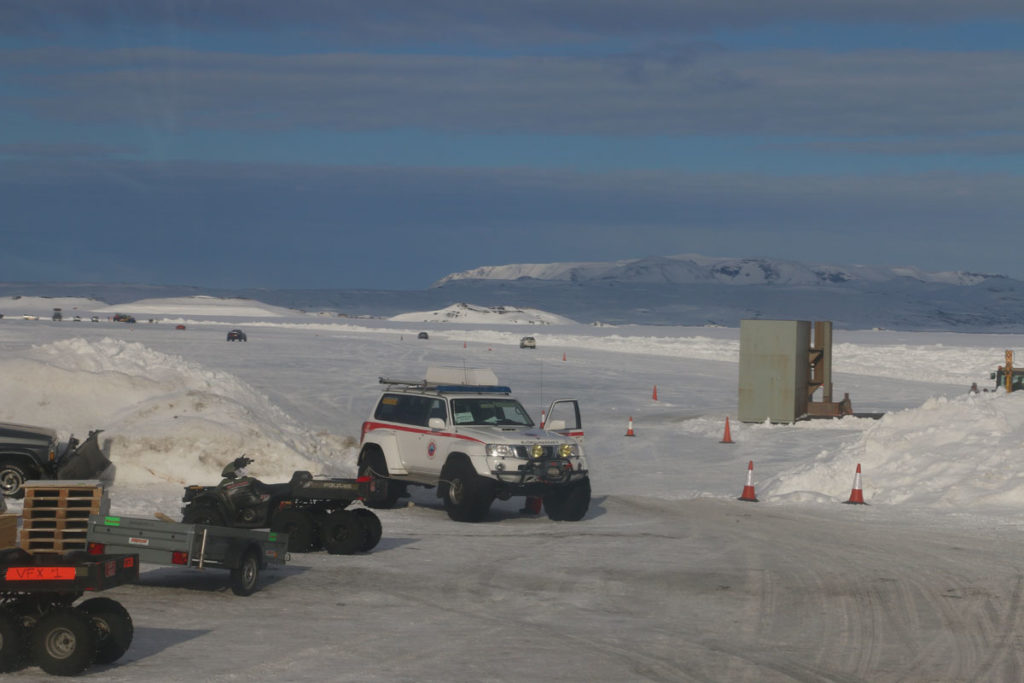 Iceland-lake-myvatn-film-crew