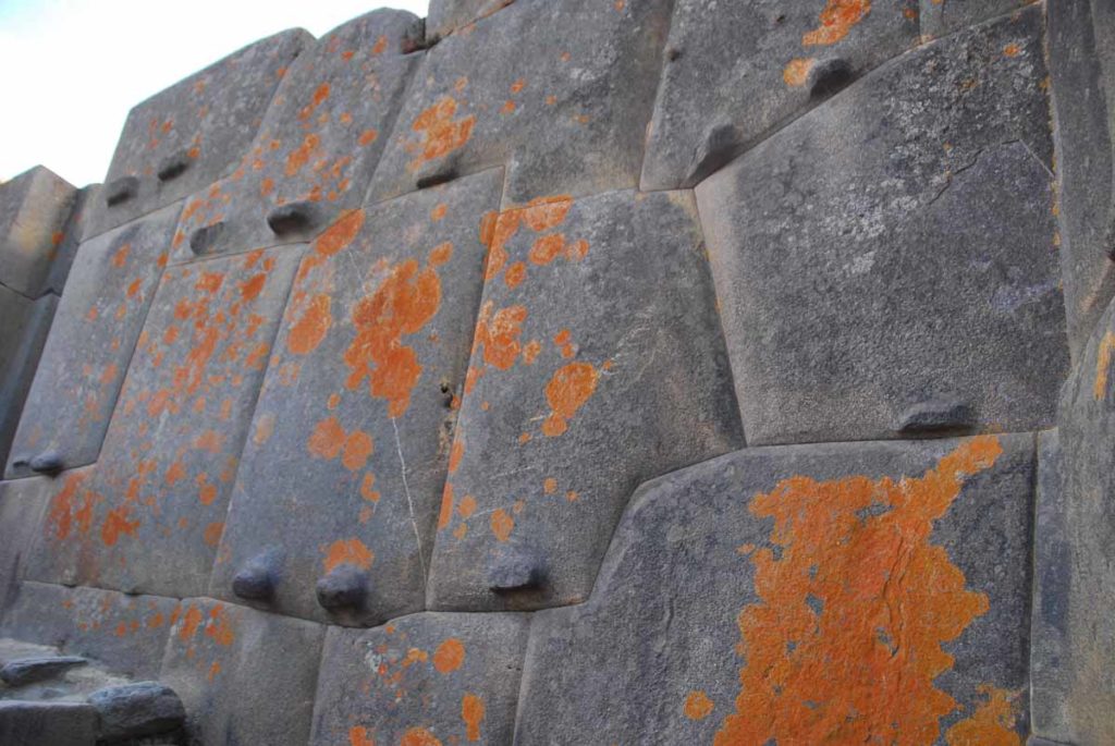Ollantaytambo-Peru-Inca-stone-wall