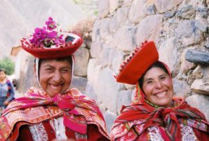 Ollantaytambo-Peru-local-women-in-traditional-clothing