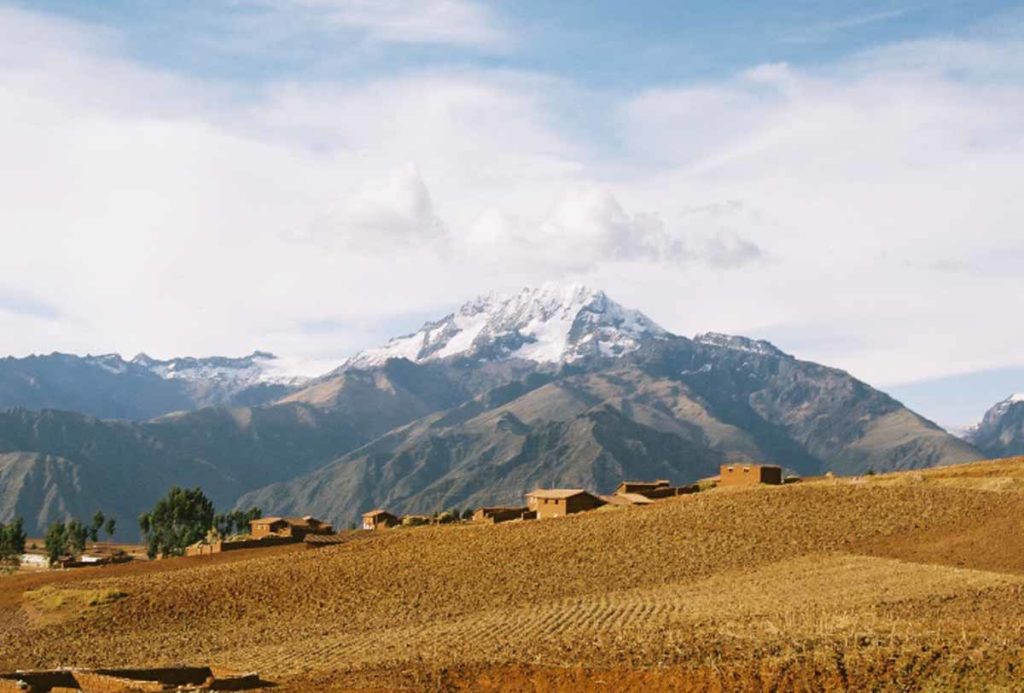 Peru-Chinchero-mountain-view
