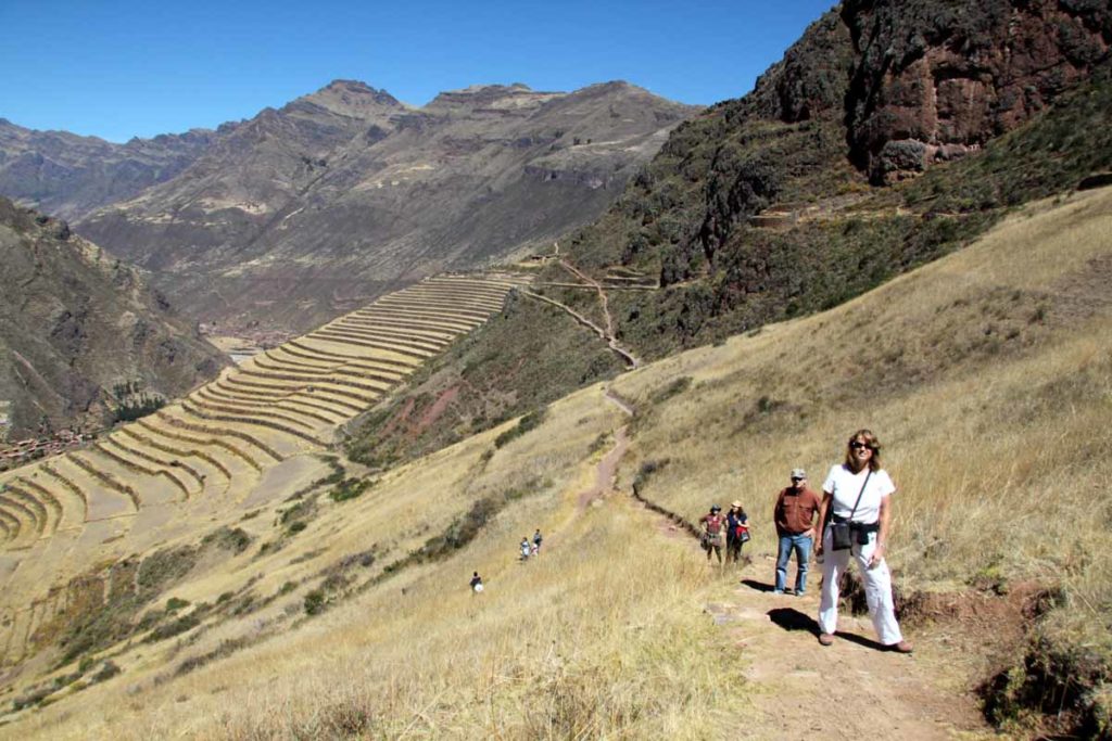 Peru-Pisac-ruins-trails-through-agricultural-terraces