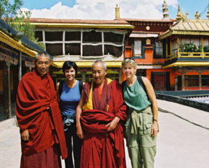 janet-Lhasa-tibet-temple-monks