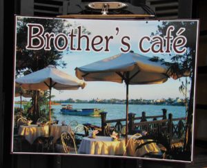 Vietnam-Hoi-An-Brother's-cafe-sign