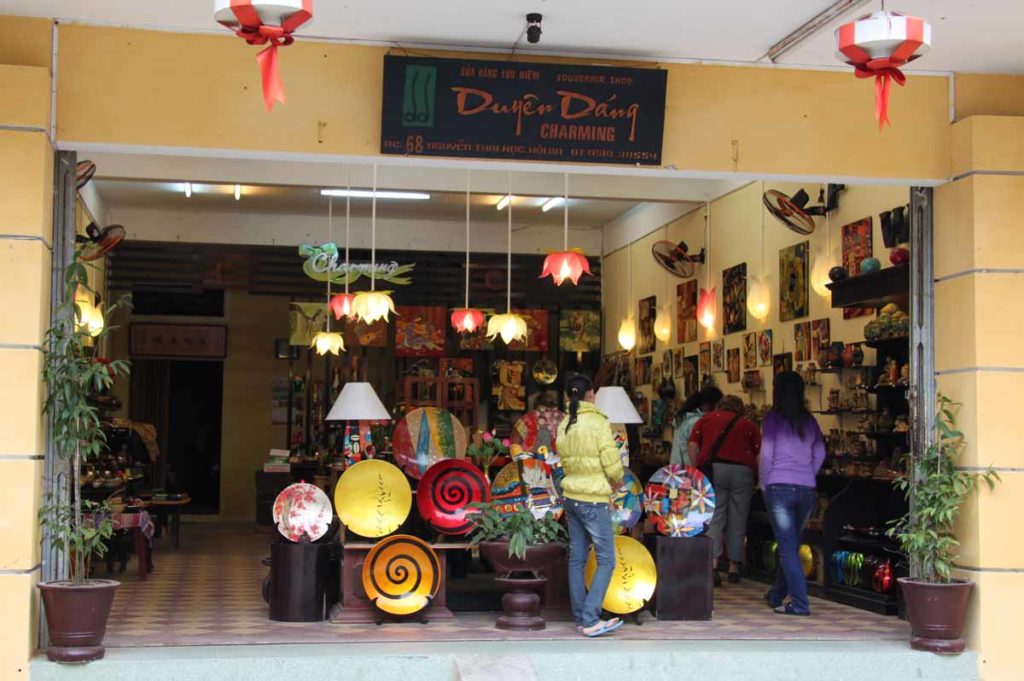 Vietnam-Hoi-An-colorful-shop