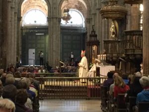 santiago-cathedral-pilgrim-mass-priest