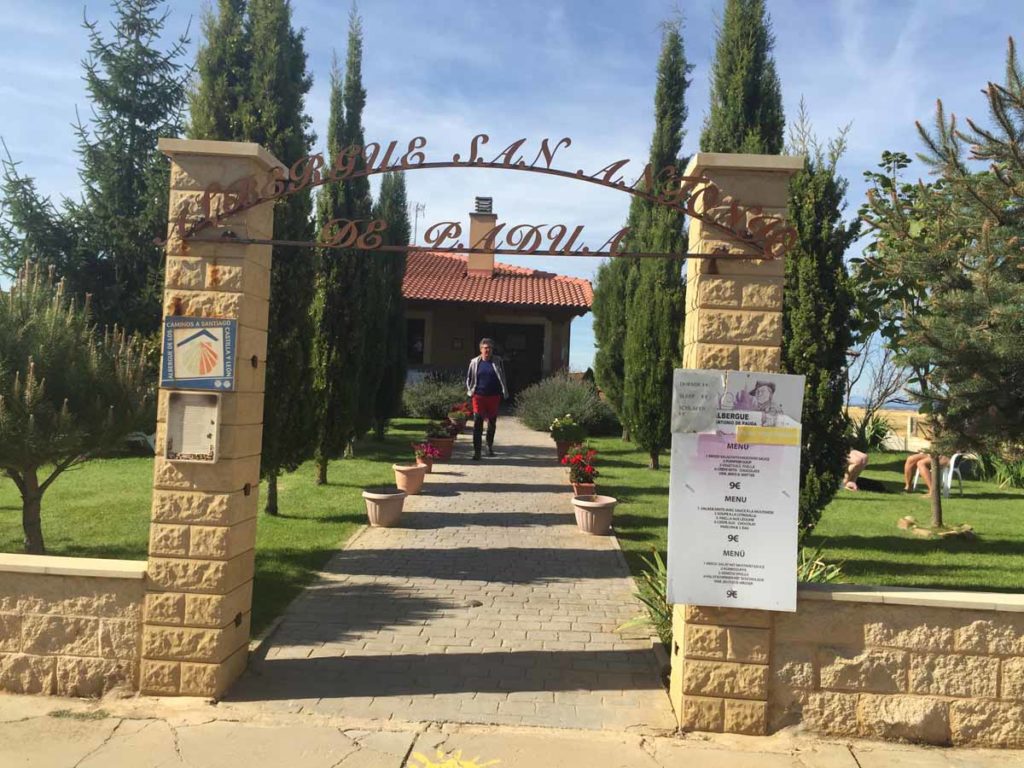 spain-camino-albergue-entrance