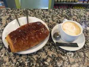 spain-camino-coffee-chocolate-croissant