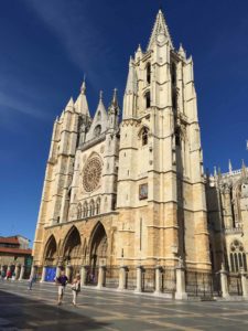 spain-leon-cathedral-facade