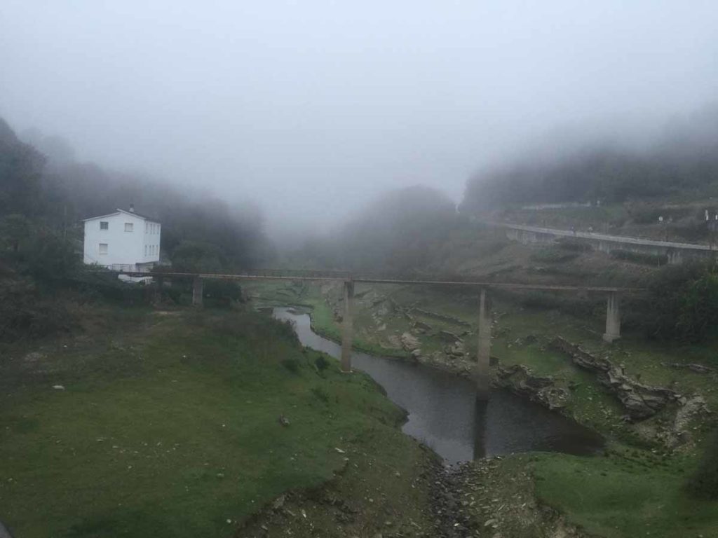 spain-camino-morning-fog-portomarin