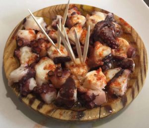 spain-camino-pulpo-on-wood-plate