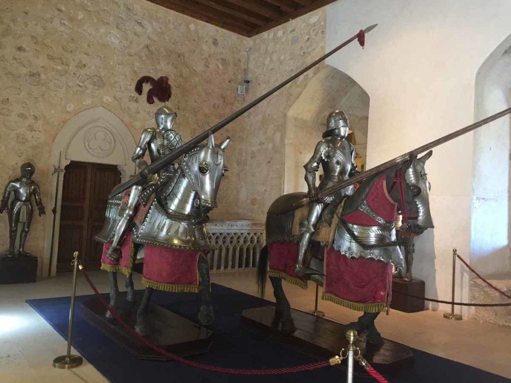 spain-segovia-alcazar-knights-in-armor