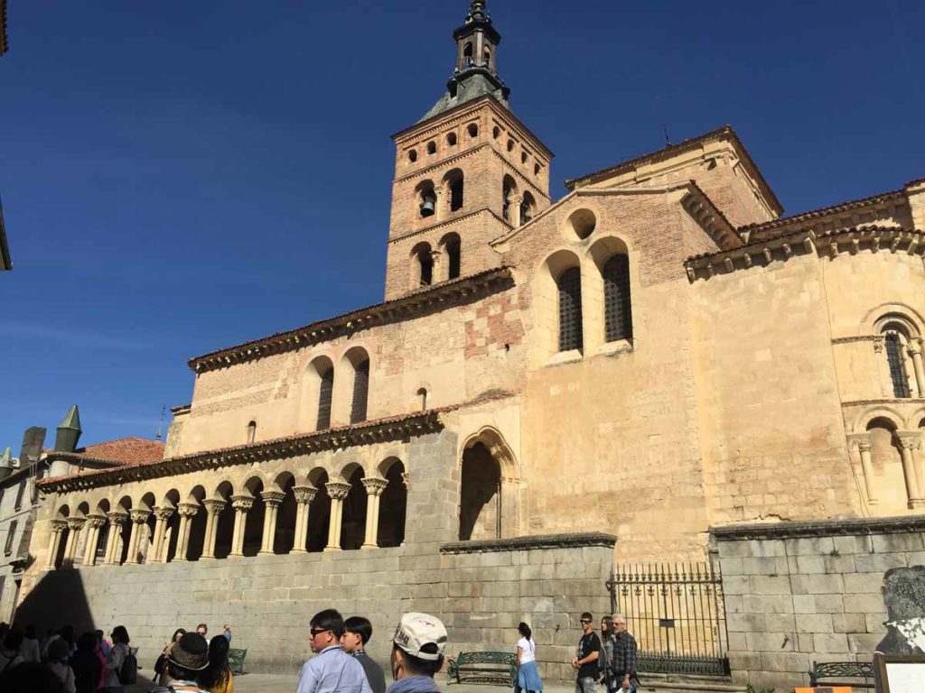 spain-segovia-romanesque-church