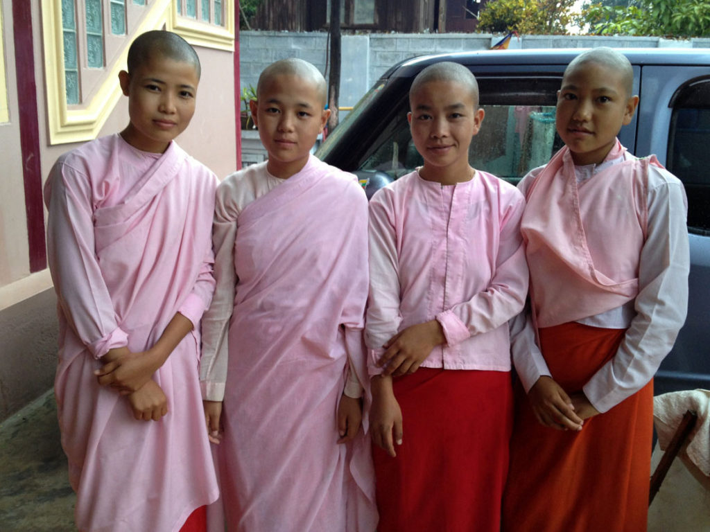 myanmar-nyaungshwe-nunnery-four-nuns