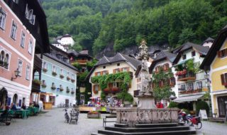 austria-hallstatt-marktplatz-town-square