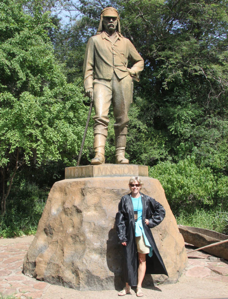 zimbabwe-victoria-falls-park-statue-Dr.-livingstone