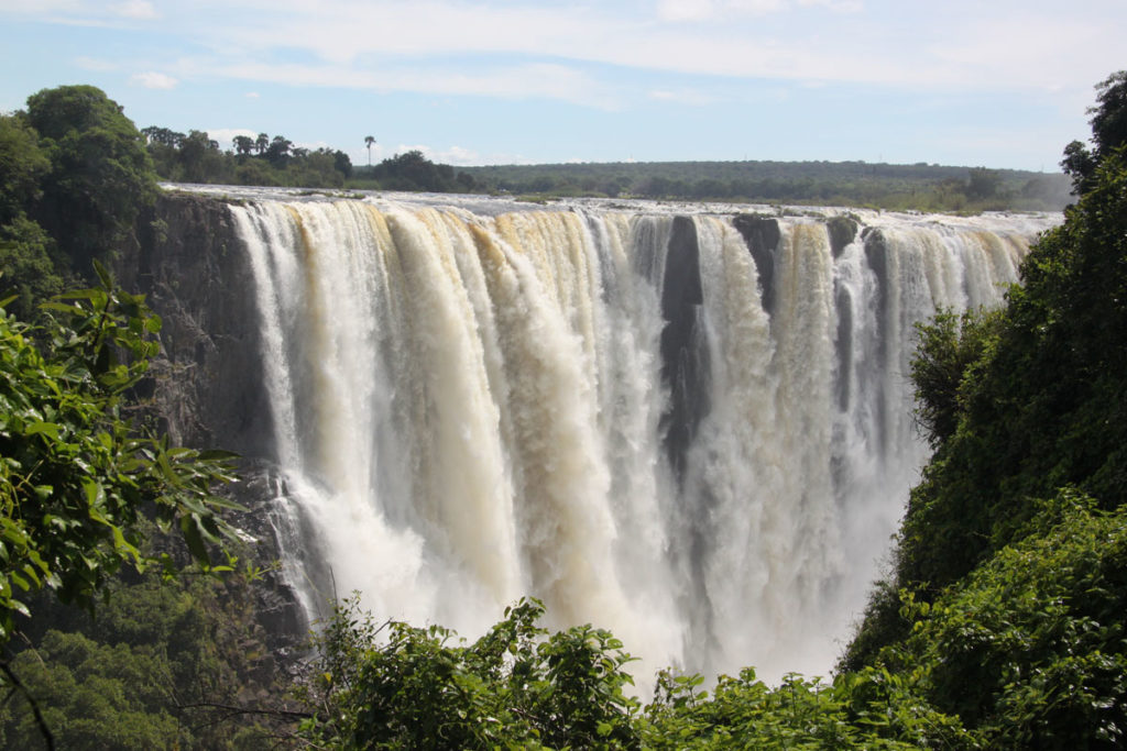 zimbabwe-victoria-falls-view-from-walk