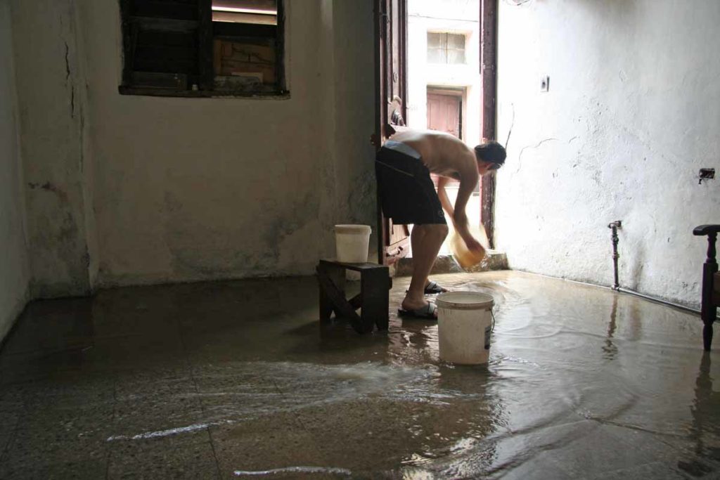 Havana-Cuba-rainstorm-flooded-street