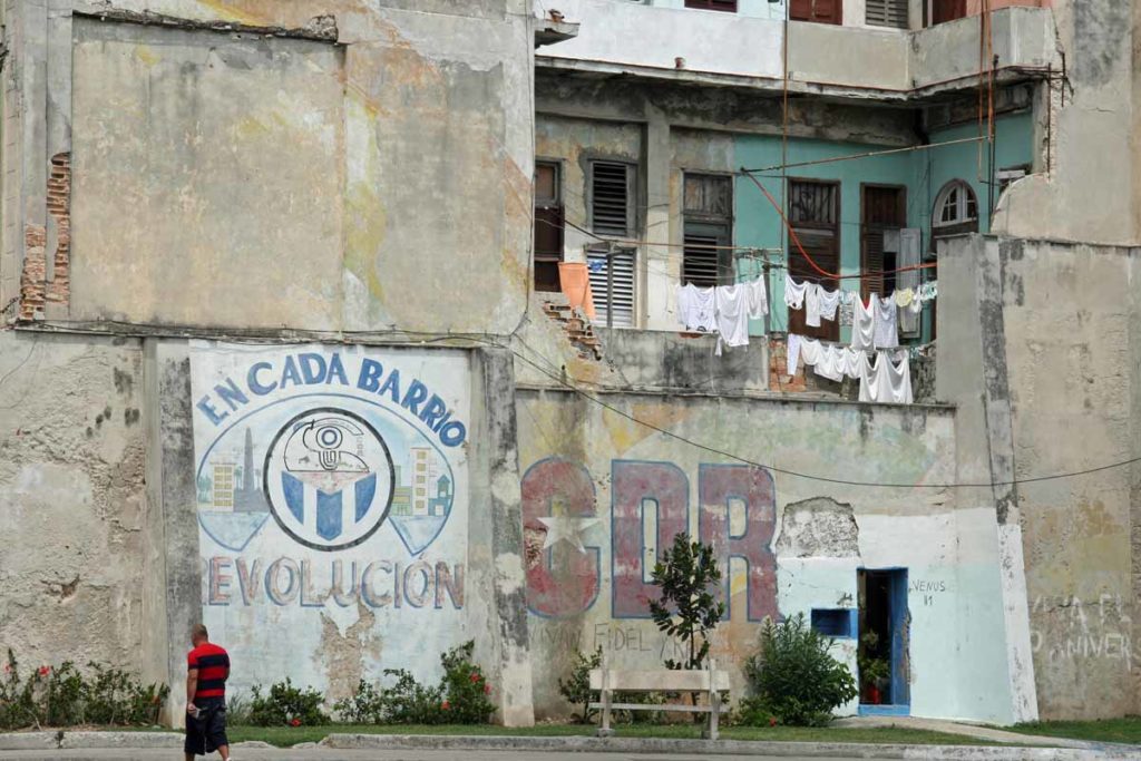 Havana-Cuba-building-painted-mural