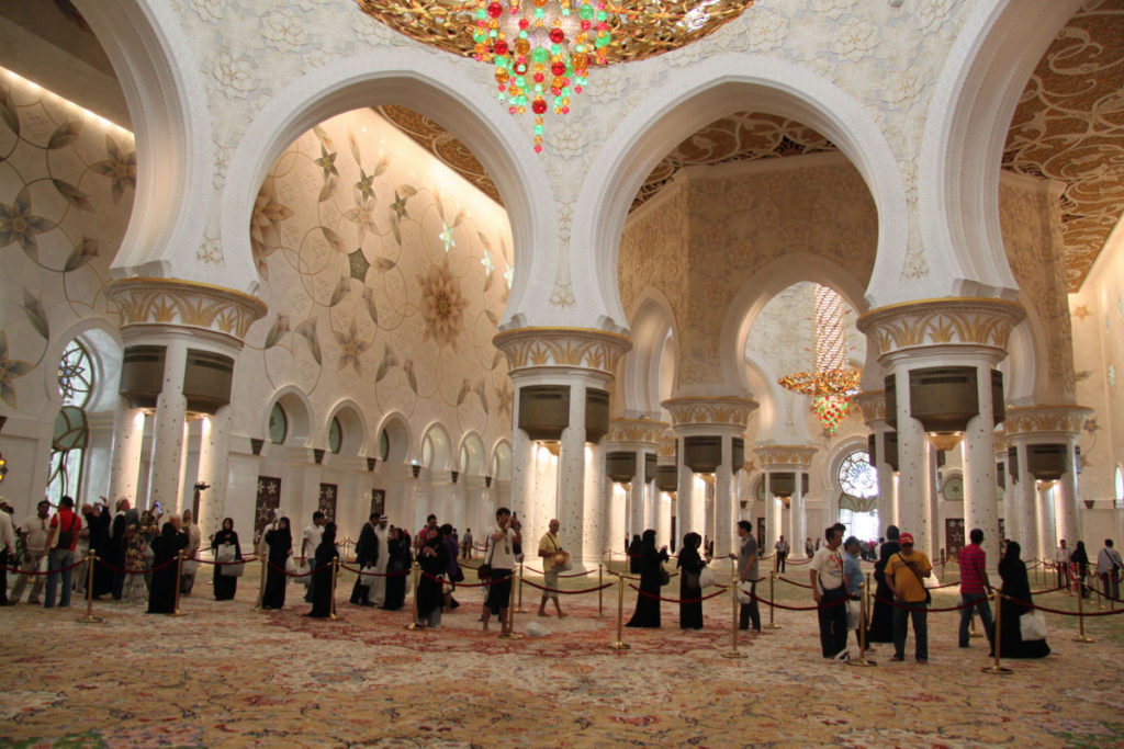 UAE-abu-dhabi-sheik-zayed-grand-mosque-main-prayer-hall