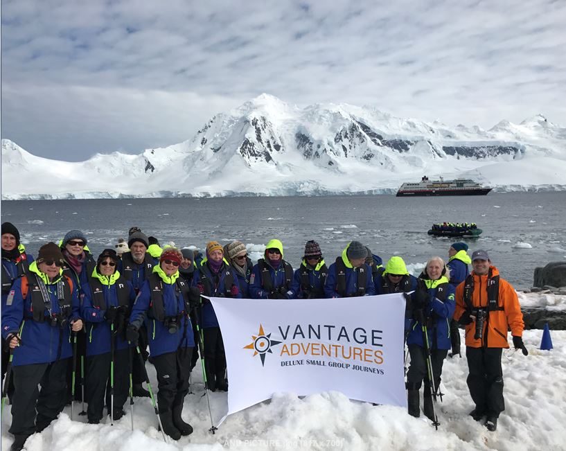 antarctica-Vantage-tour-group-on-land