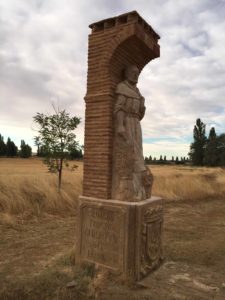 spain-sahagun-camino-monument-closeup