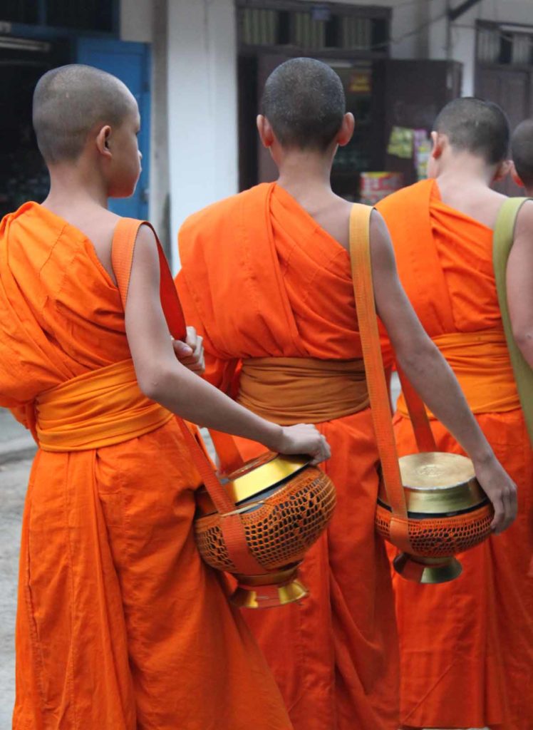 Laos-Luang-prabang-monks-alms-bowls