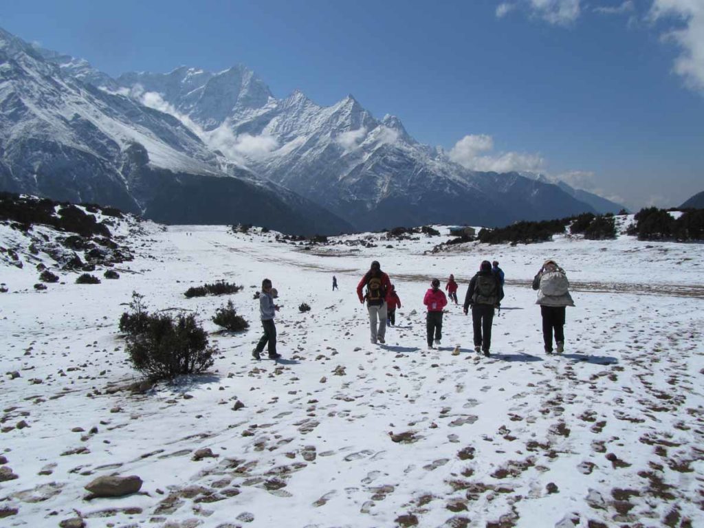 Nepal-syangboche-airstrip-in-snow