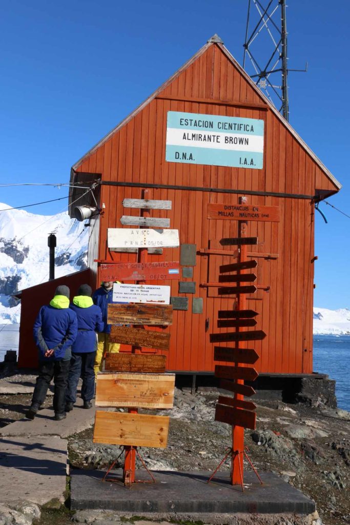 Antarctica-almirante-brown-base