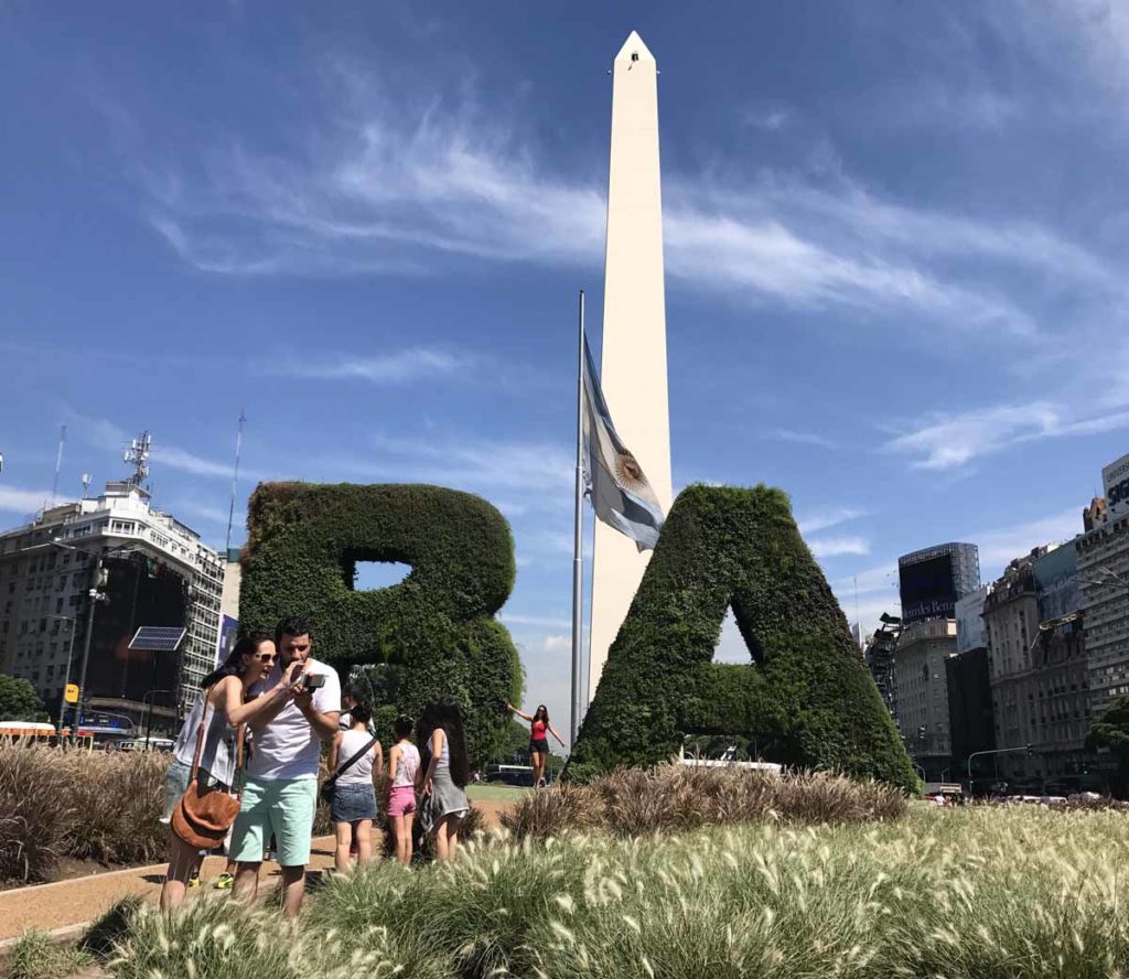 buenos-aires-argentina-obelisk-BA-hedge