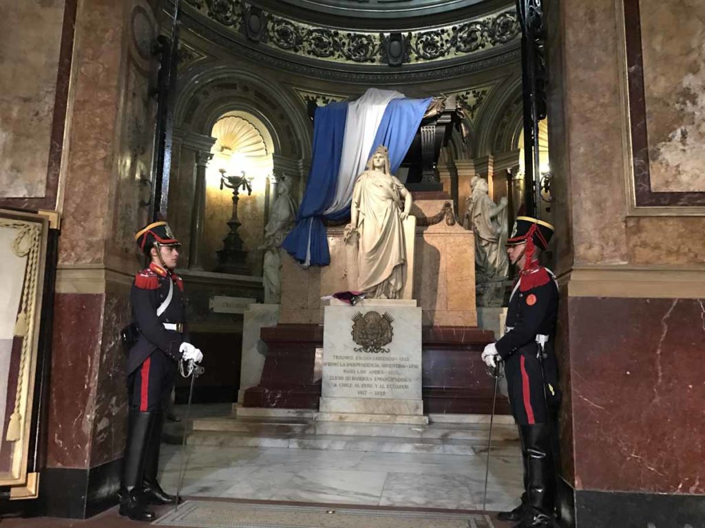 buenos-aires-cathedral-tomb-san-martin