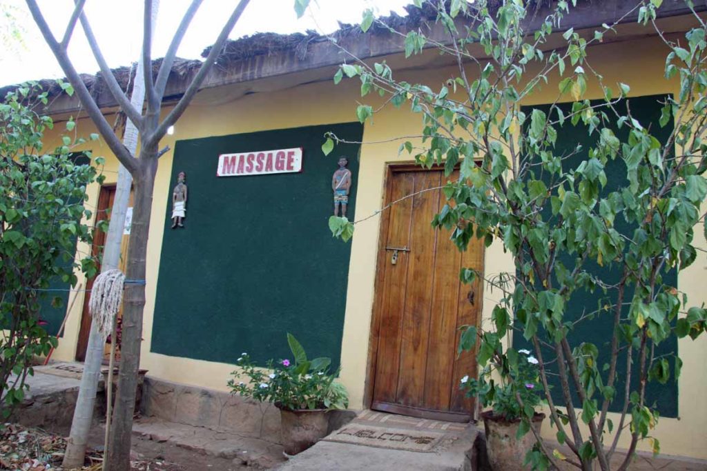 Ethiopia-omo-valley-buska-lodge-massage-building