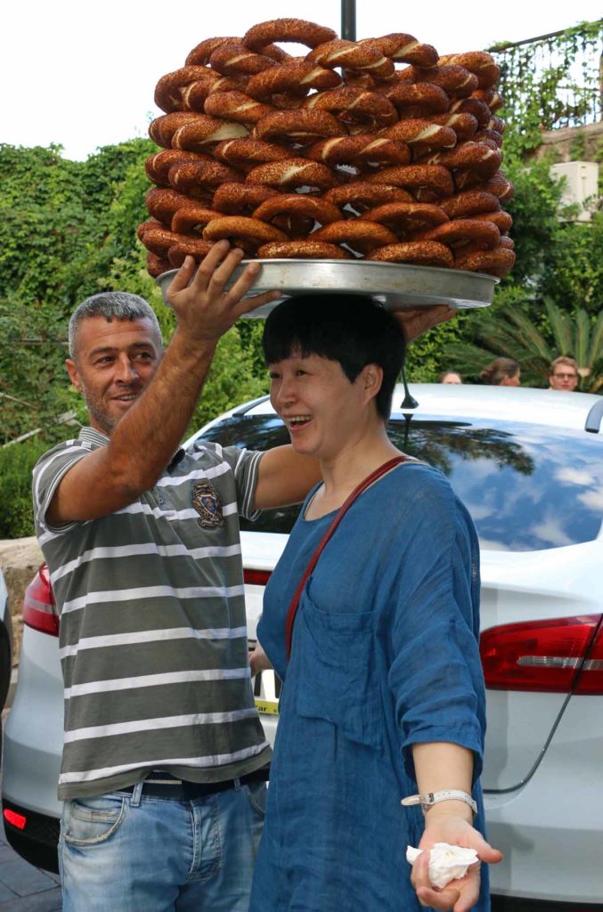 turkey-antalya-simit-street-vendor