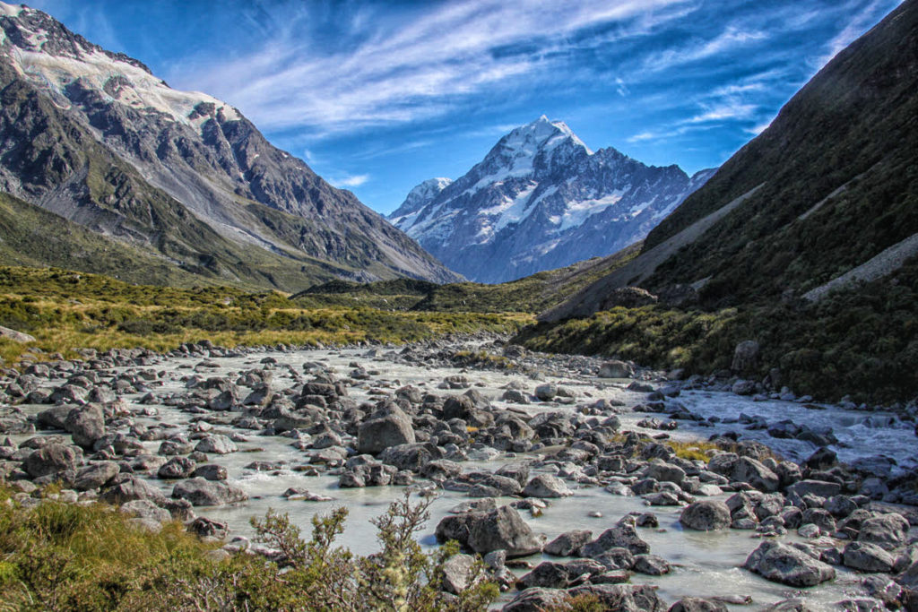 hooker-valley-track-valley-mt-cook-view