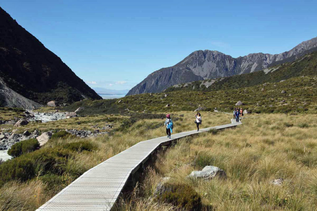 hooker-valley-track-valley-wooden-pathway