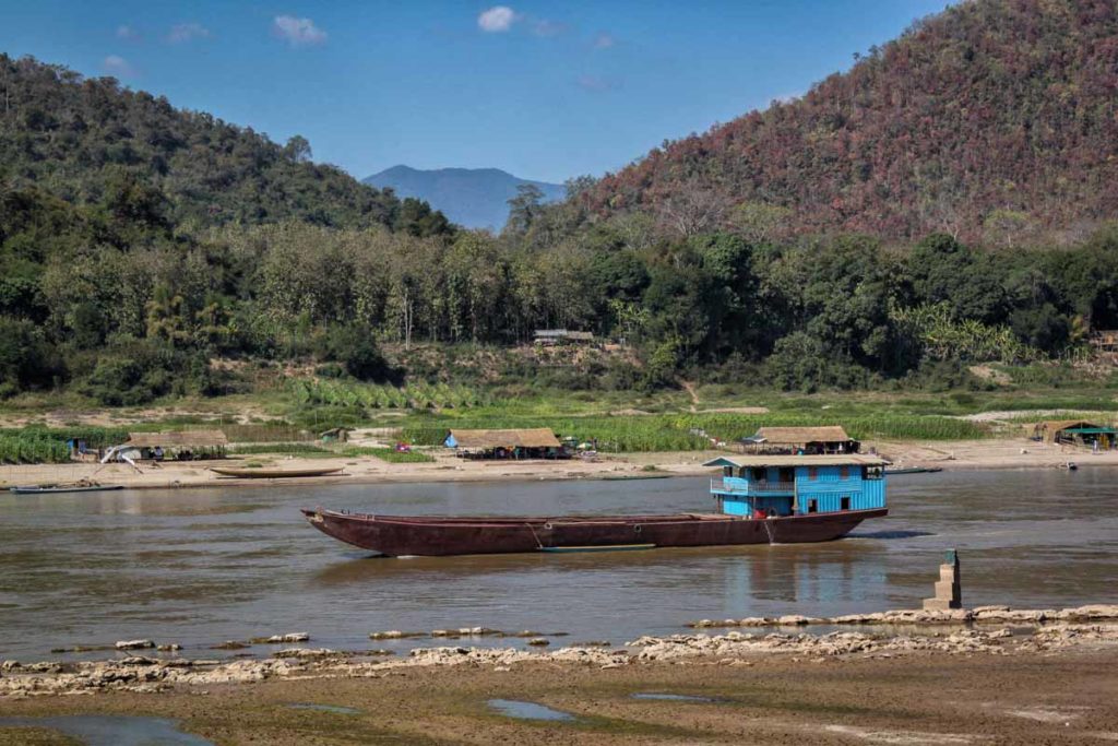 Laos-Luang-Prabang-Mekong-River-house-boat