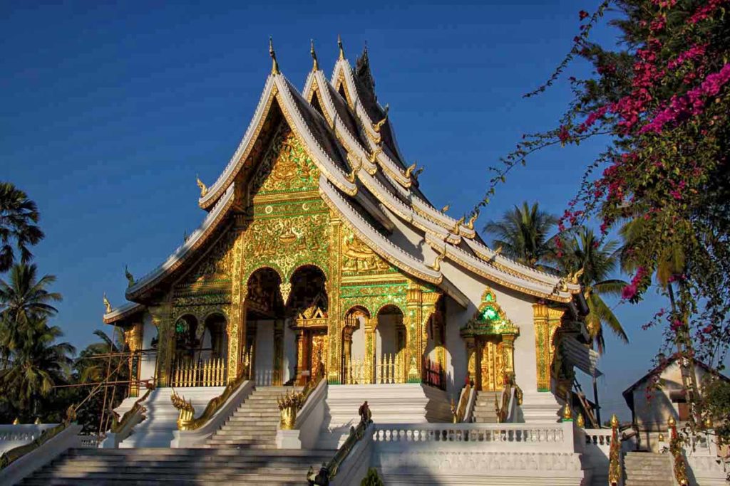 Laos-Luang-Prabang-beautiful-temple