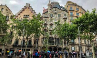 spain-barcelona-block-of-discord