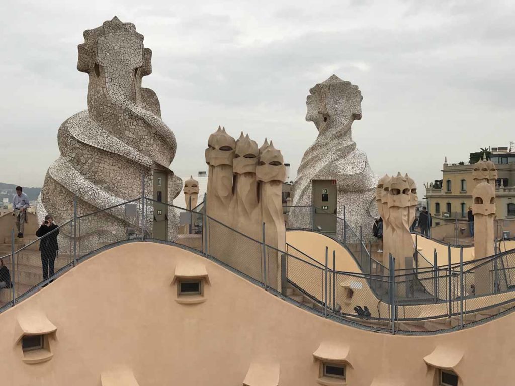 barcelona-la-pedrera-undulating-rooftop