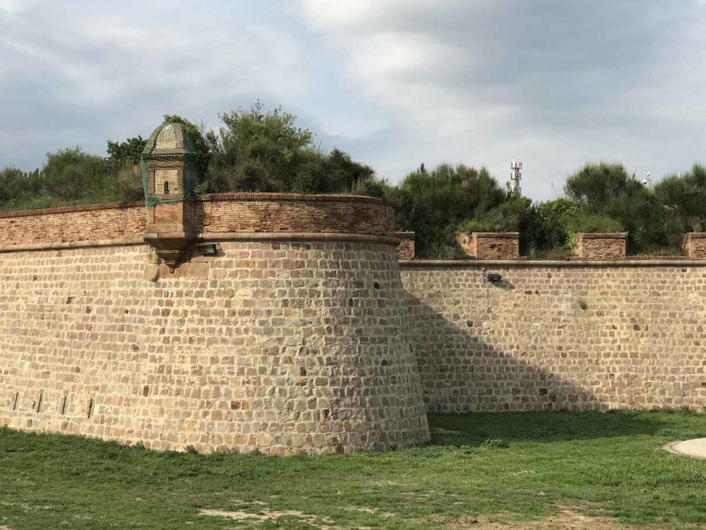 barcelona-montjuic-castle-walls