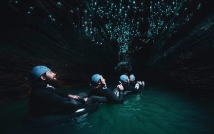 New-Zealand-waitomo-glowworm-caves-black-water-rafting