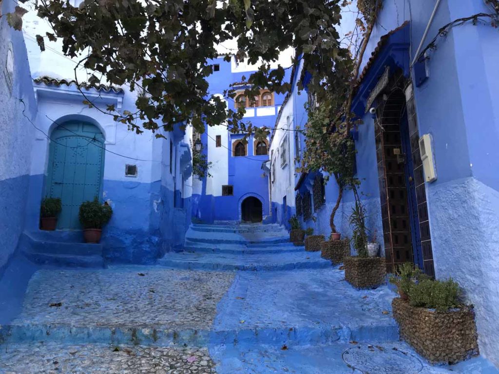 Morocco-Chefchaouen-street-scene