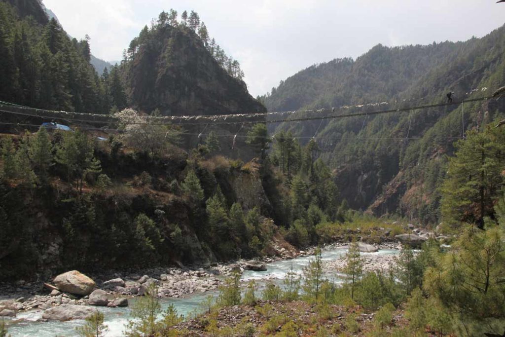 Nepal-trek-suspension-bridge-over-river